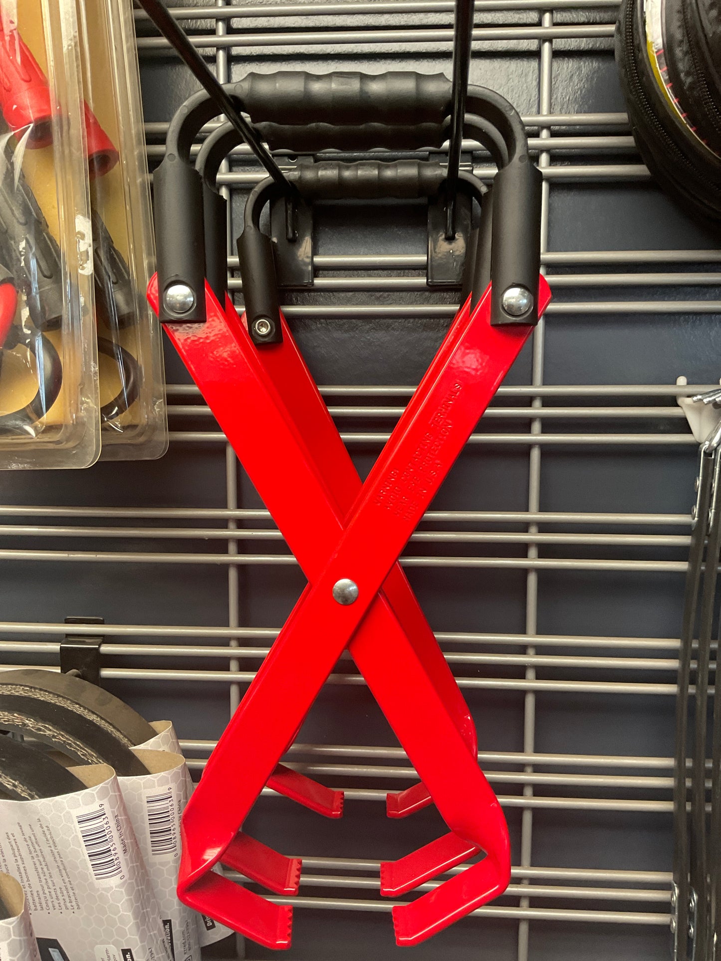 Red Jaw Battery Carrier